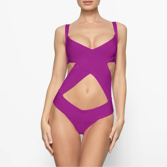 NWT SKIMS KNIT BEACHWEAR MONOKINI IN LOLLIPOP - Picture 4 of 8